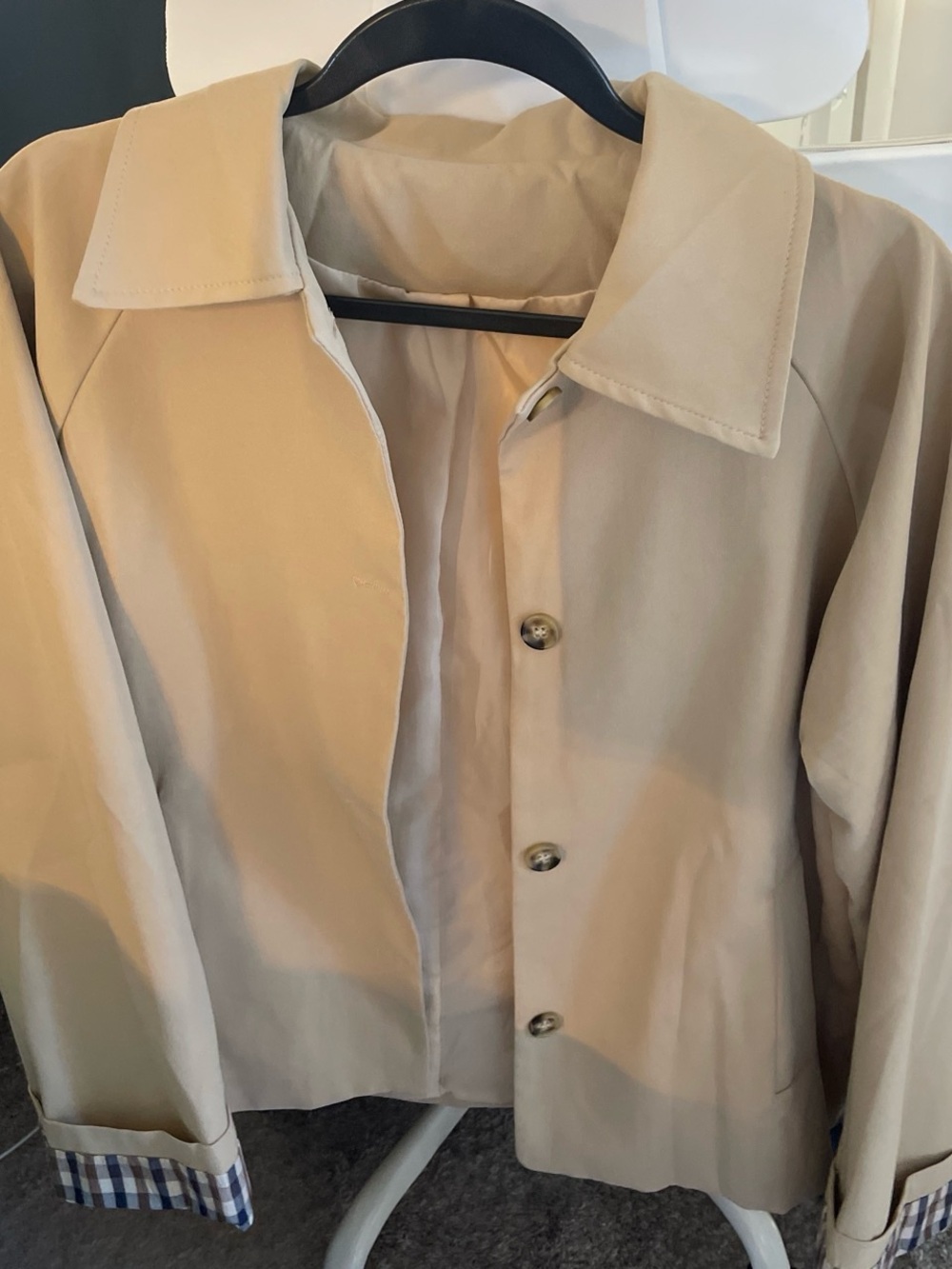 Bobby CROPPED BEIGE TRENCH in Light Beige NEW - Picture 2 of 3
